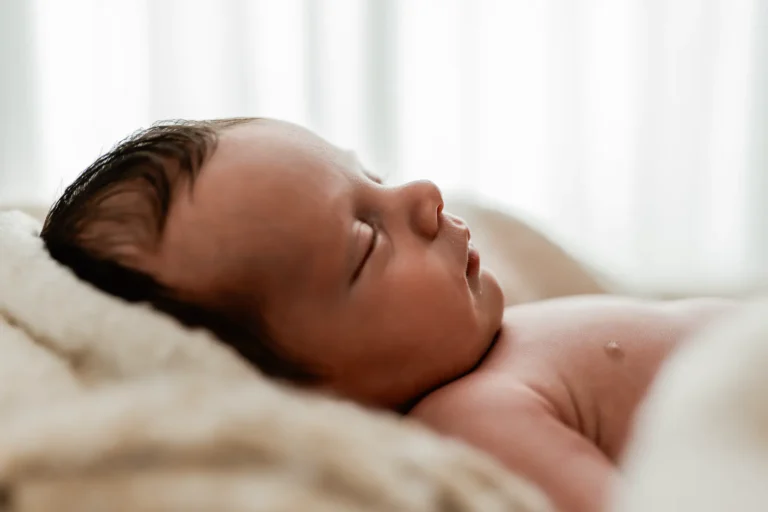 Séance photo bébé et nouveau-né à Marne-la-Vallée
