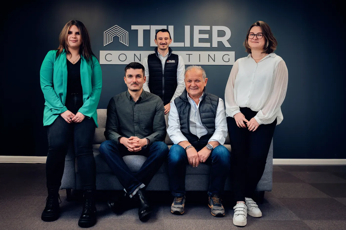 L’équipe complète d’Atelier Consulting réunie pour la photo de groupe
